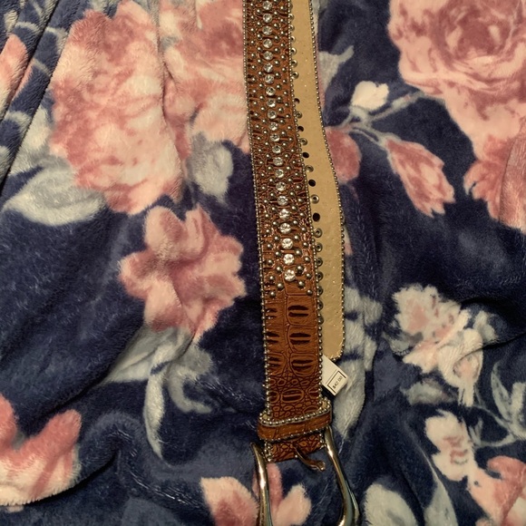 Women’s Guess belt - Picture 1 of 4